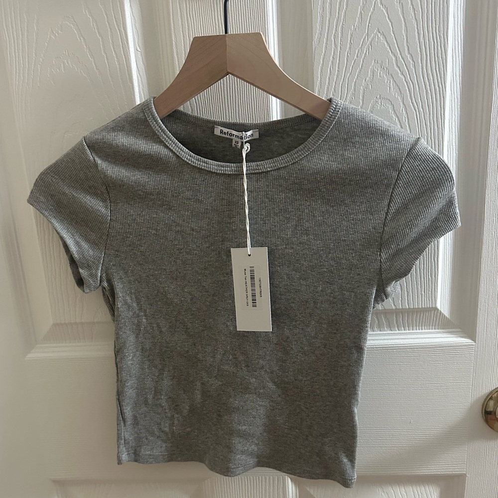 Reformation Muse Tee - Gray Fitted Crop Top